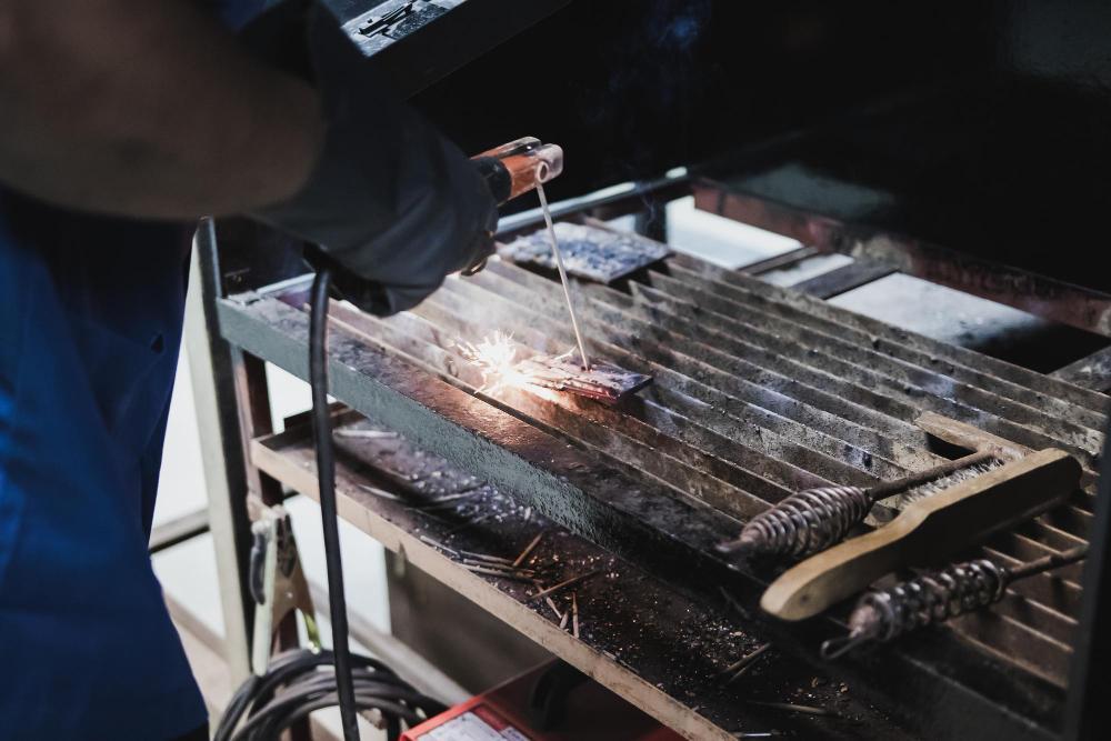 Ivory Iron Works: Tailored Iron & Steel for Enduring Designs.